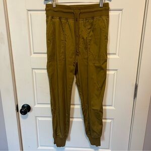 Lou & Grey Mustard Jogger Pants
